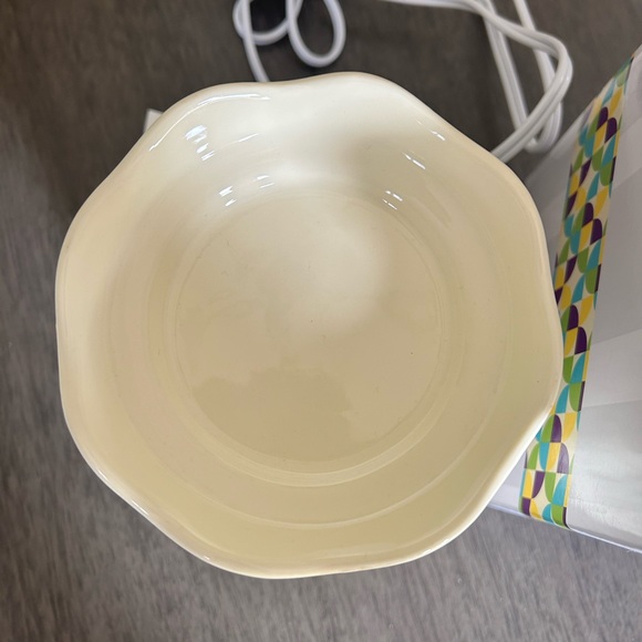 Heavenly Scentcy warmer - Picture 2 of 4